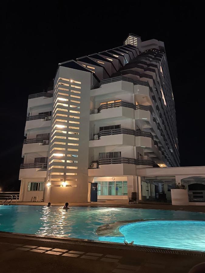 Rayong Condochain By Rick Exteriör bild